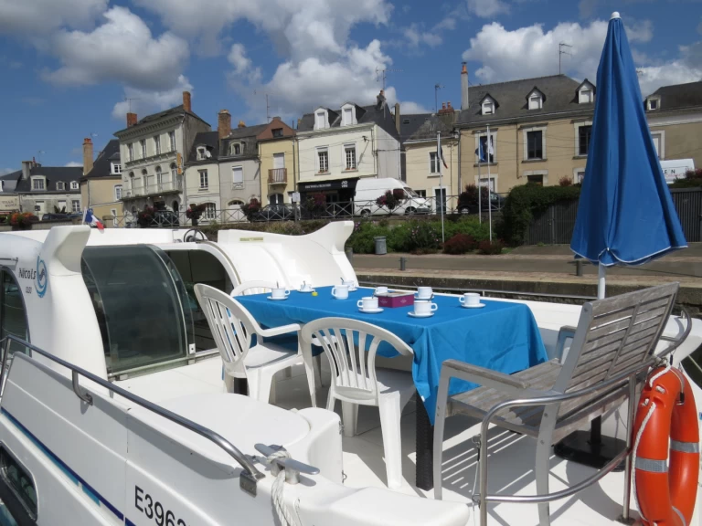 Nicols Yacht Confort Groupe 8-10 p. te huur van particulier of professional in Sablé-sur-Sarthe