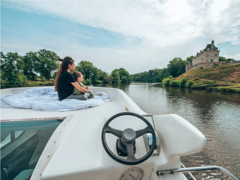 Verhuur Woonboot Nicols Yacht met vaarbewijs