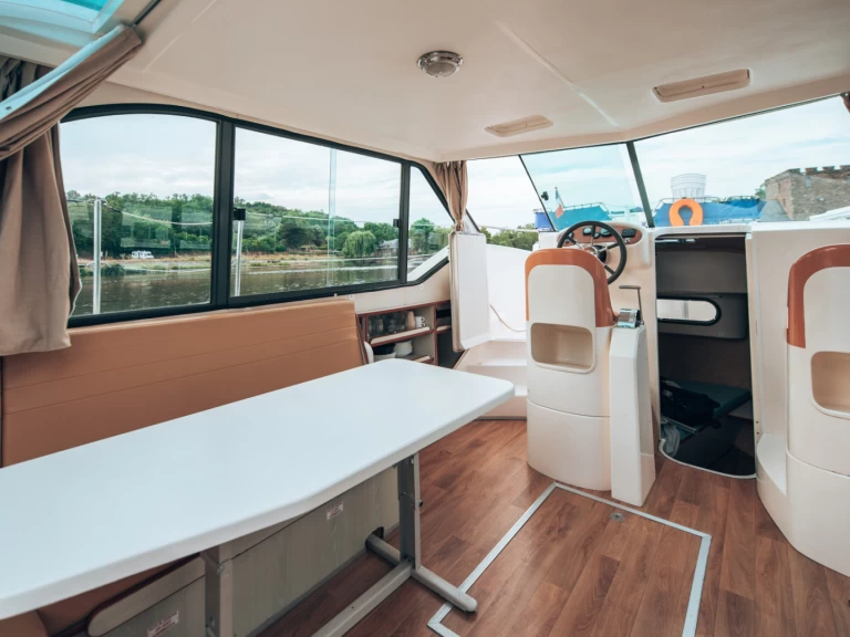 Nicols Yacht Confort Family 4-7 p. te huur van particulier of professional in Sablé-sur-Sarthe