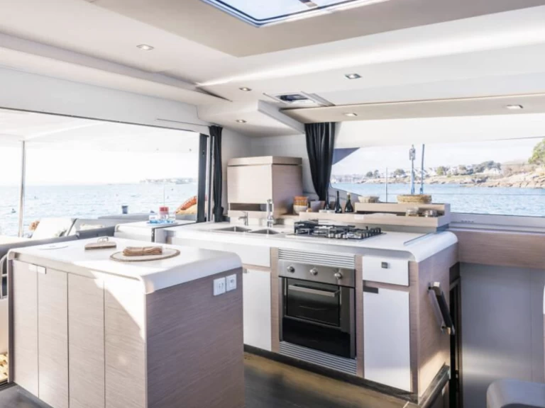 Huur een Fountaine Pajot Aura 51 in Porto-Vecchio