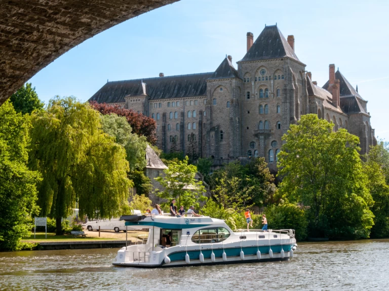 Jachthuur in Grez-Neuville - Nicols Yacht Premium Groupe XL 8-12 p. via SamBoat