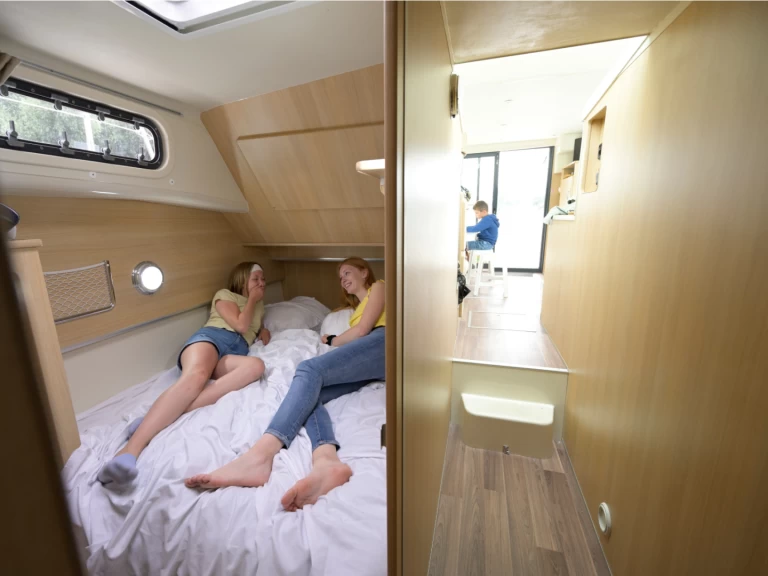 Huur een Nicols Yacht Premium Groupe XL 8-12 p. in Grez-Neuville