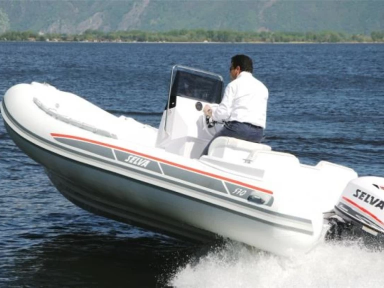 Huur een  Selva 570 in Siracusa