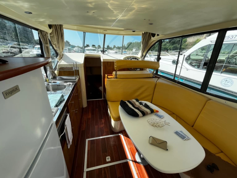 Jachthuur in Grez-Neuville - Nicols Yacht Confort Couple XL 2-4 p. via SamBoat