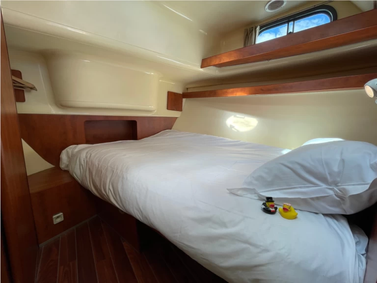 Huur een Nicols Yacht Confort Couple XL 2-4 p. in Grez-Neuville