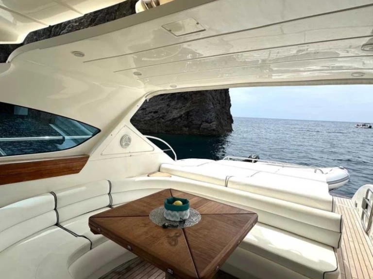 Huur een  Conam 58S Hard Top in Tropea