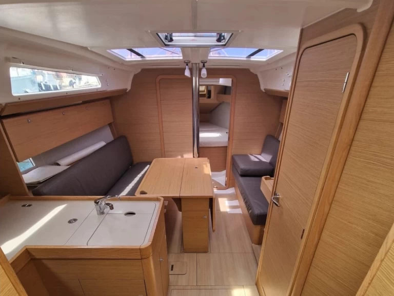 Jachthuur in Cagliari - Dufour Dufour 360  via SamBoat