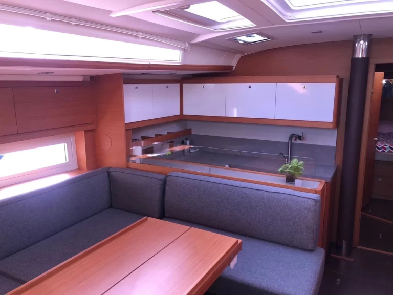 Bootverhuur Procida goedkoop Dufour 530