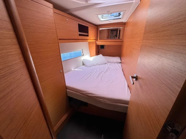 Huur een Dufour Dufour 470 in Palermo