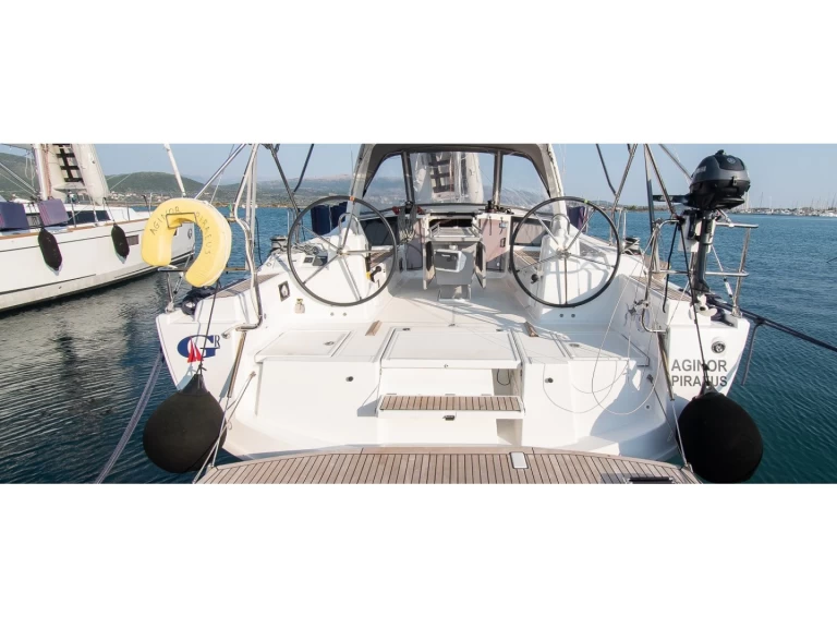 Bootverhuur Bénéteau Oceanis 41.1 in Néa Péramos via SamBoat