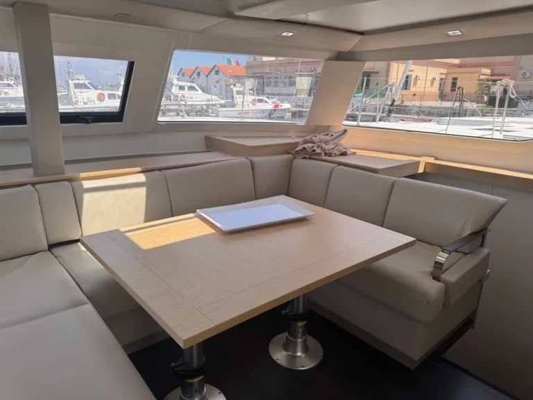 Fountaine Pajot Elba 45 te huur van particulier of professional in Cagliari