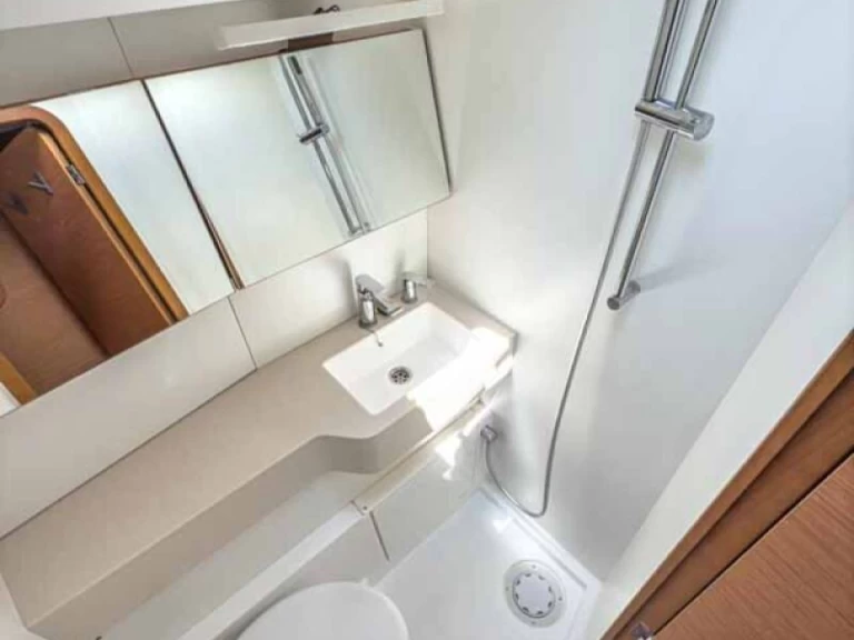 Huur een Dufour Dufour 44 in Palermo