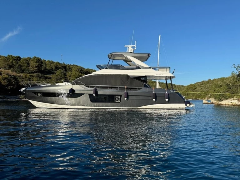Huur een Azimut Azimut 68 in Podstrana