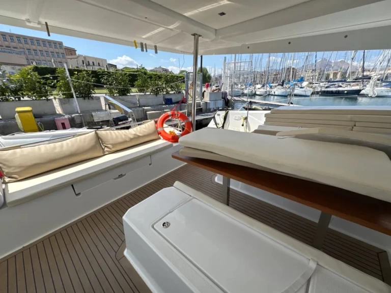 Fountaine Pajot Elba 45 te huur van particulier of professional in Palermo