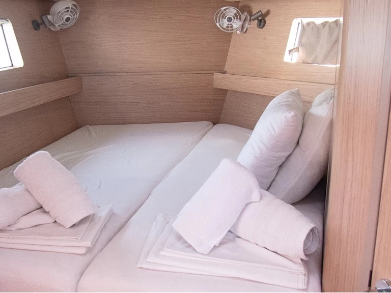 Bootverhuur Néa Péramos goedkoop Oceanis 41.1