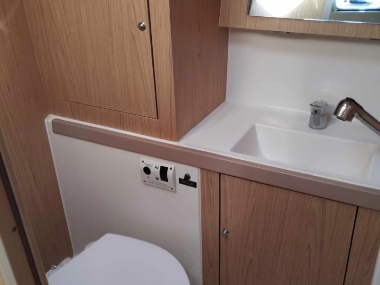 Bootverhuur Bénéteau Oceanis 41.1 in Néa Péramos via SamBoat