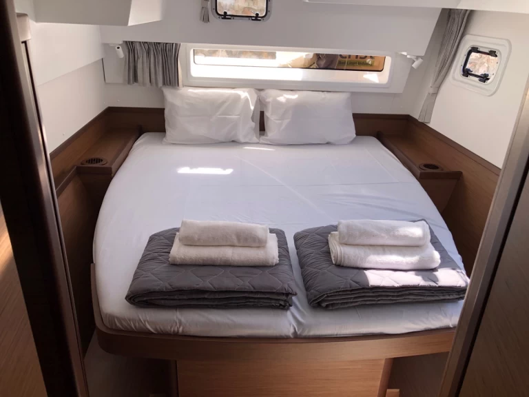 Bootverhuur Álimos goedkoop Lagoon 42