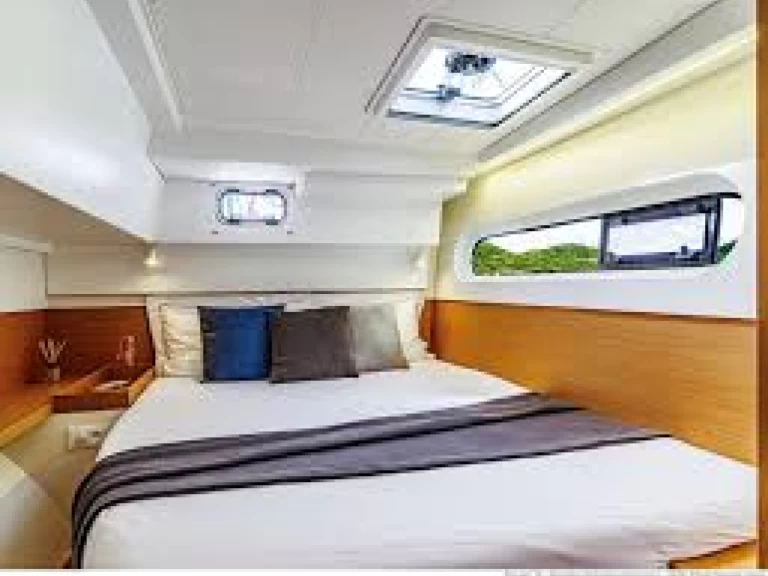 Catamaran te huur in Kalamata (Municipality) voor de beste prijs