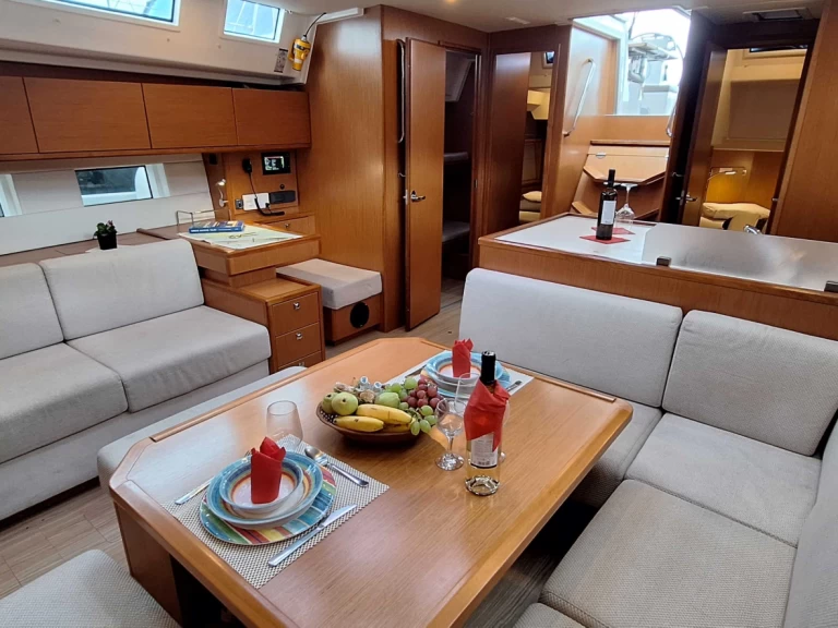 Huur een Bavaria Bavaria C50 in Sámi