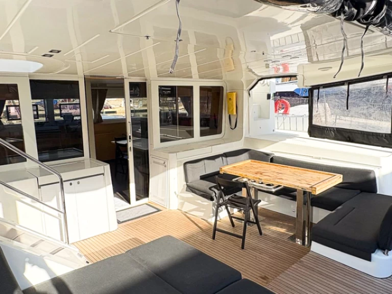 Bootverhuur Lagoon Lagoon 52 F in Pirovac via SamBoat