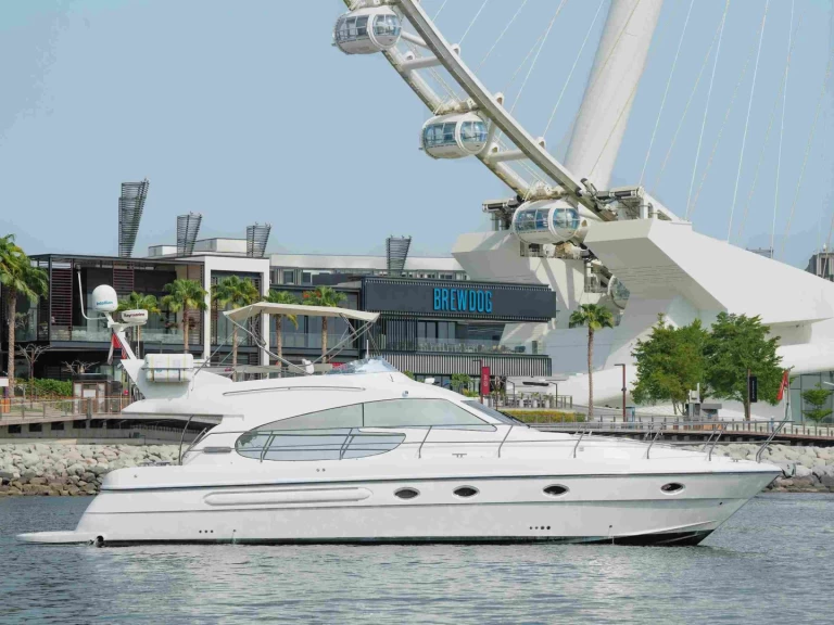 Huur een As Marine 52 in Dubai Marina