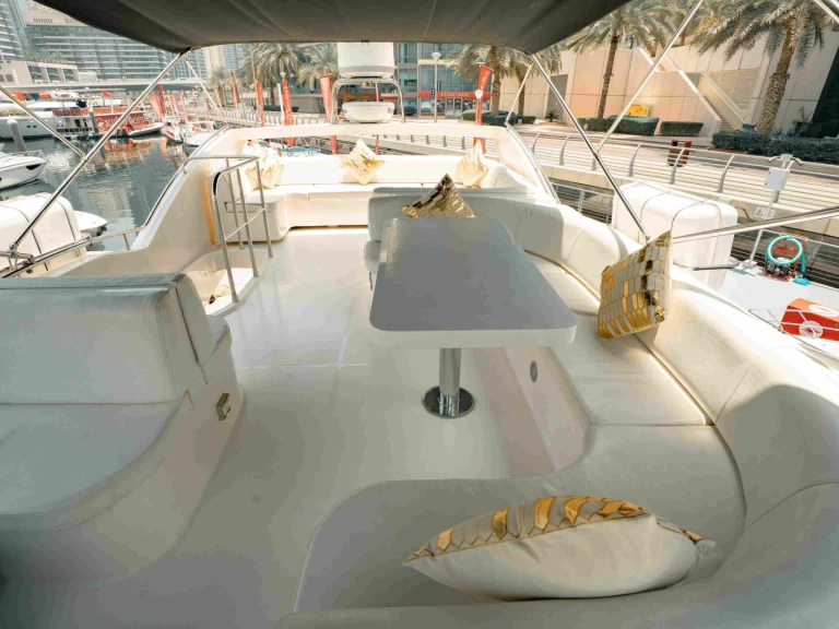 Majesty Yachts Majesty 62 te huur van particulier of professional in Dubai Marina