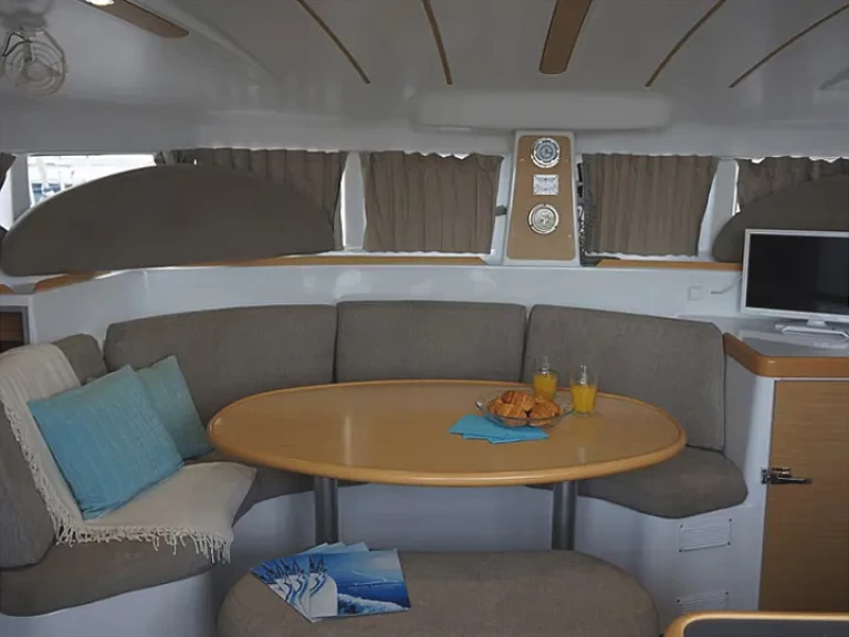 Huur Catamaran met of zonder schipper Lagoon in Gouviá