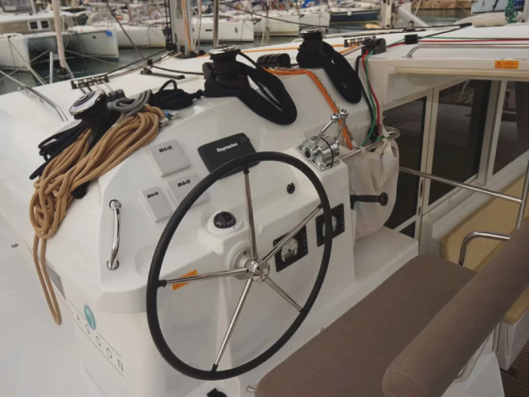 Bootverhuur Lagoon Lagoon 400 S2[G] in Gouviá via SamBoat