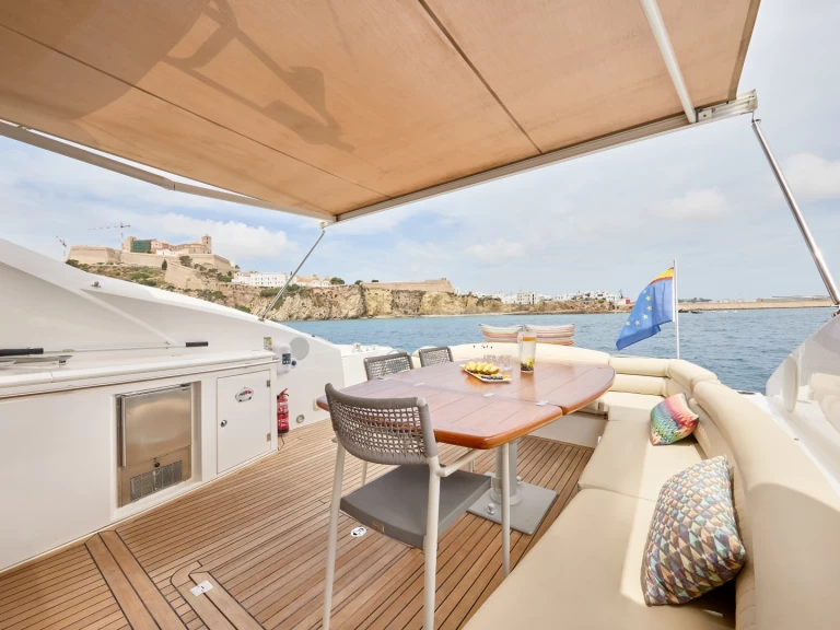 Jachthuur in Ibiza Town - Sunseeker Predator 72 via SamBoat