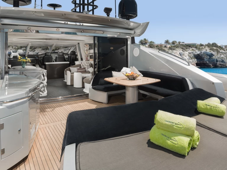 Verhuur Motorboot in Ibiza Town - Sunseeker Predator 82