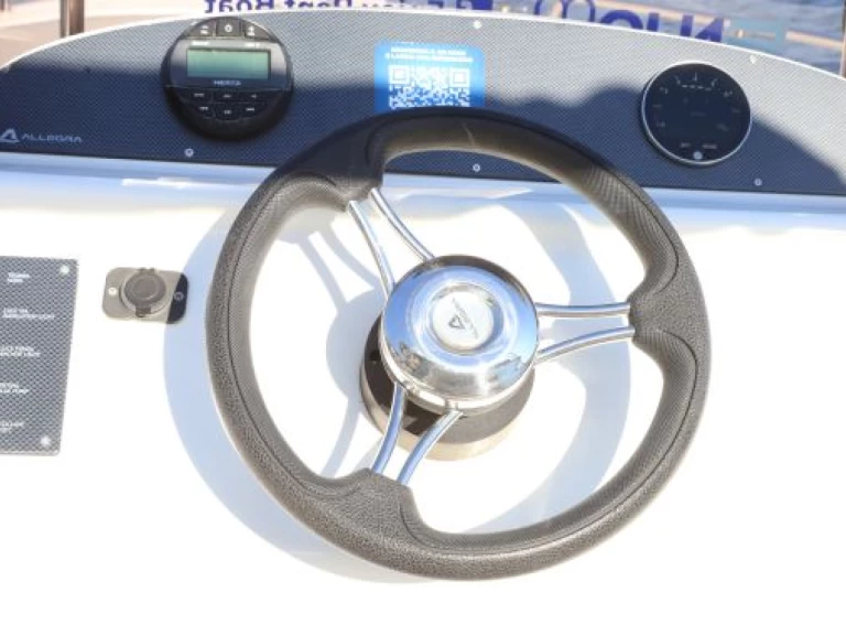 Motorboot te huur in Vietri sul Mare voor de beste prijs