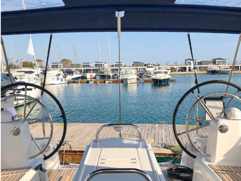 Bootverhuur Pálairos goedkoop Sun Odyssey 519