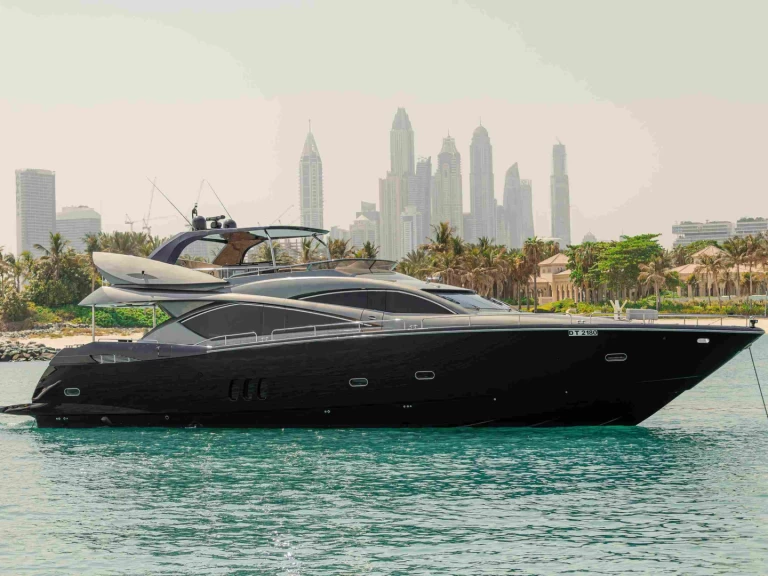 Bootverhuur Dubai Marina goedkoop Yacht 82