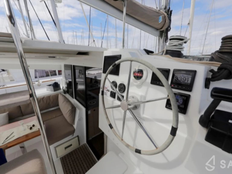 Verhuur Catamaran Fountaine Pajot met vaarbewijs