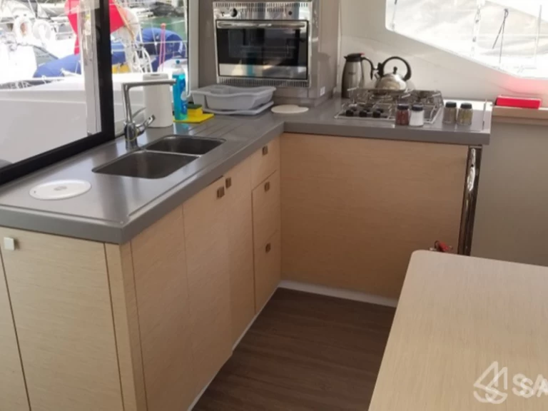 Jachthuur in Roses - Fountaine Pajot Lucia 40 via SamBoat
