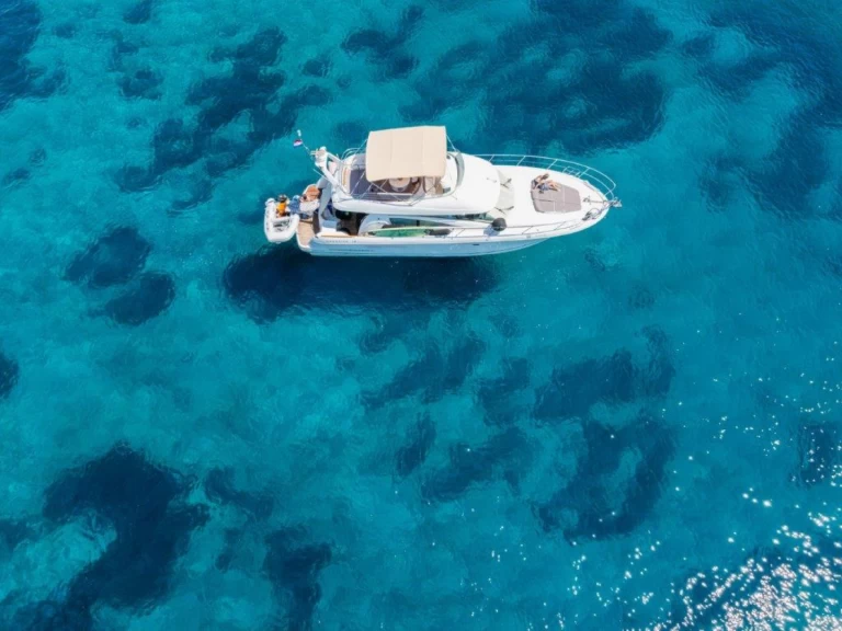 Huur Motorboot met of zonder schipper Jeanneau in Korčula (City)