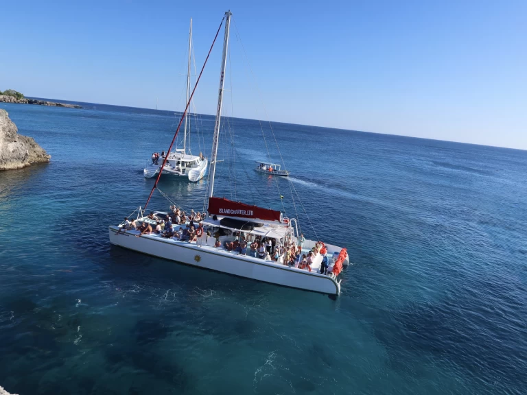 Verhuur Catamaran Custom Made met vaarbewijs