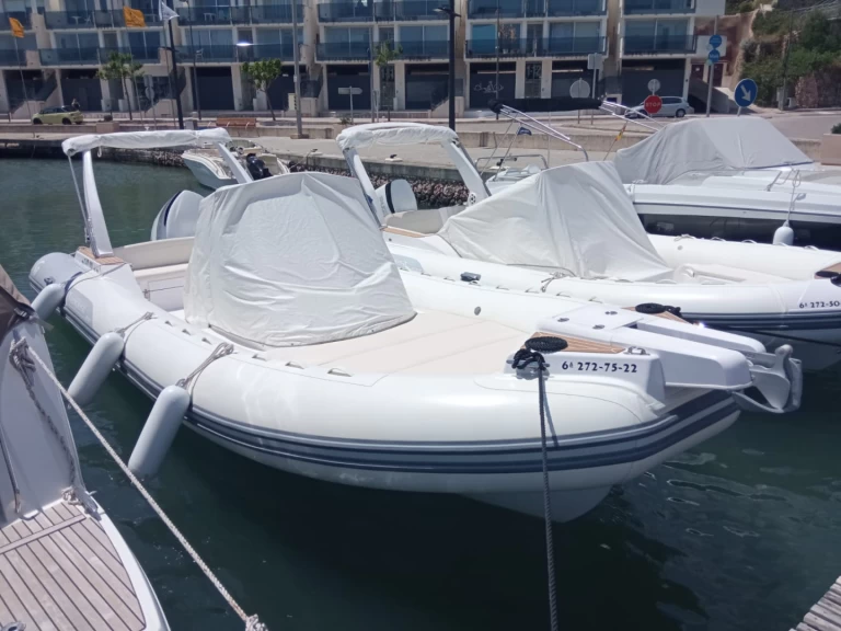 Huur RIB met of zonder schipper Capelli in Mahón