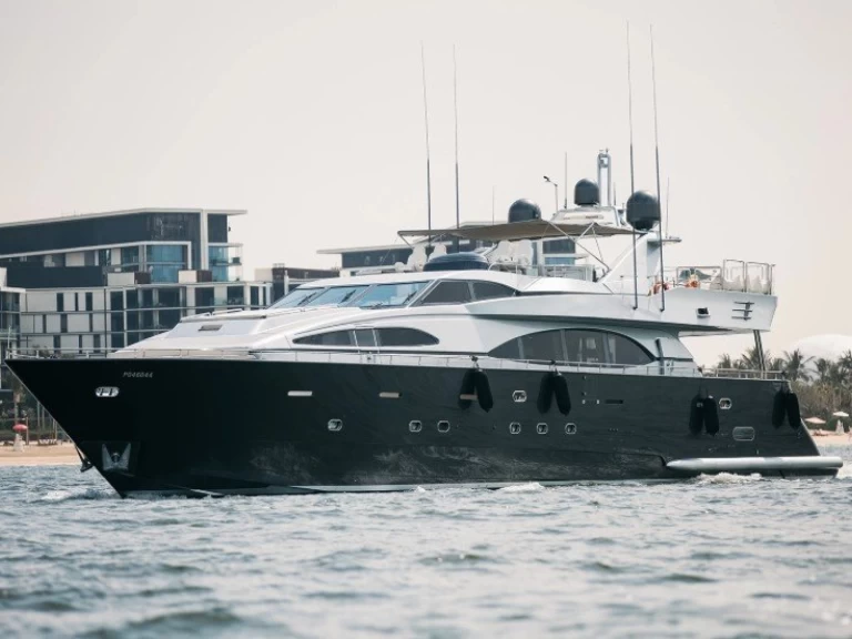 Huur een Azimut Azimut 100  in Dubai Marina