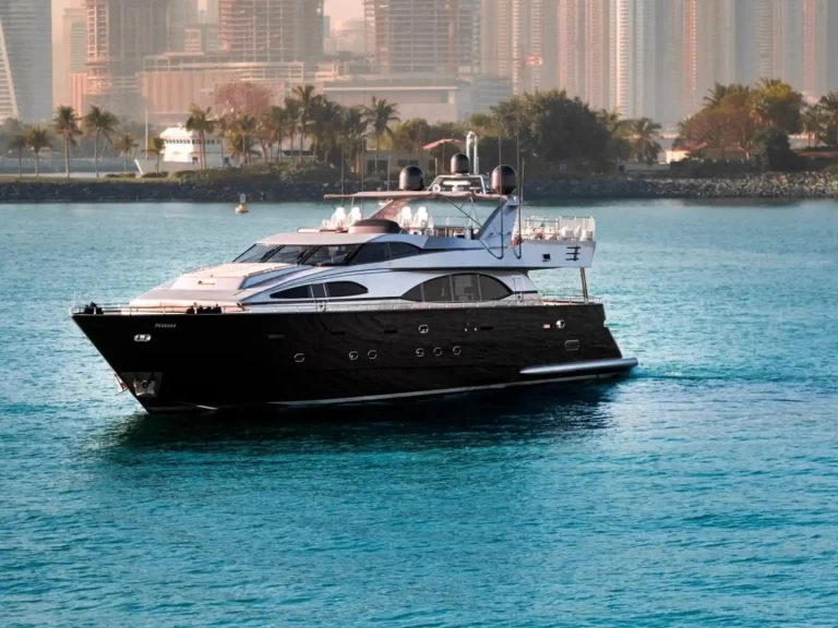 Huur Jacht met of zonder schipper Azimut in Dubai Marina