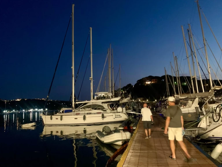 Jachthuur in San Lorenzo al Mare - Bavaria Bavaria 42 Cruiser via SamBoat