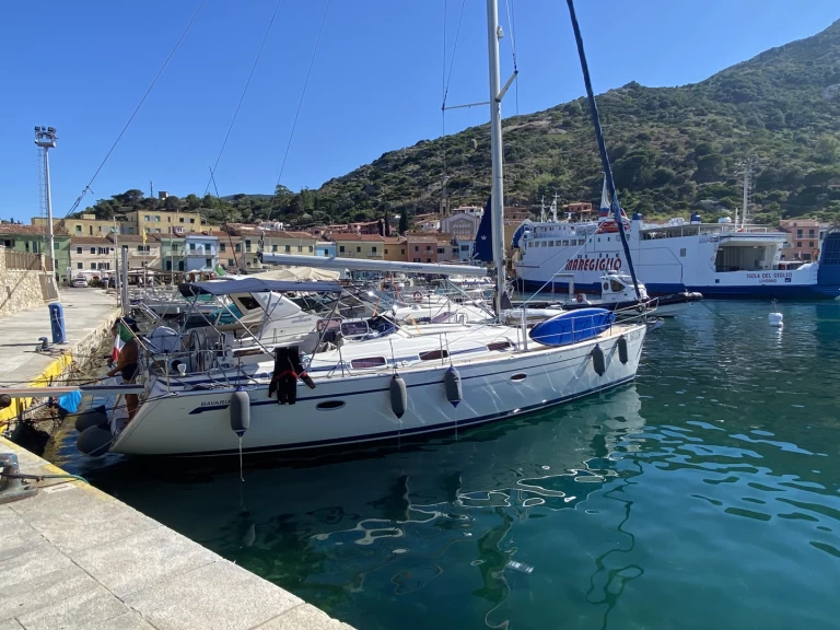Bootverhuur Bavaria Bavaria 42 Cruiser in San Lorenzo al Mare via SamBoat