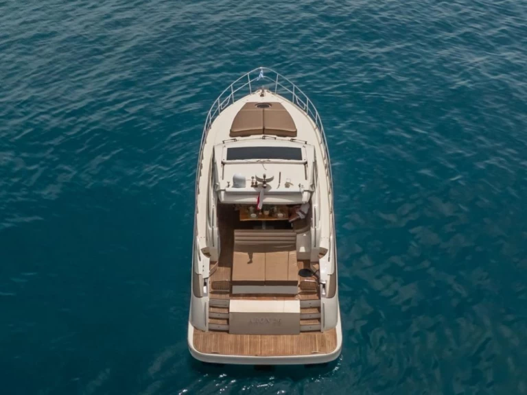 Motorboot te huur in Parikia voor de beste prijs