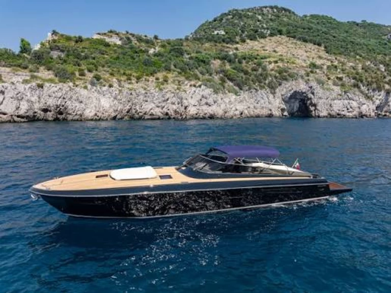 Motorboot te huur in Toúrlos voor de beste prijs