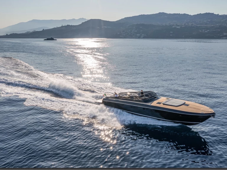 Huur een Itama 62RS in Toúrlos