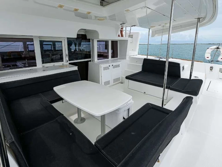 Verhuur Jacht Lagoon met vaarbewijs