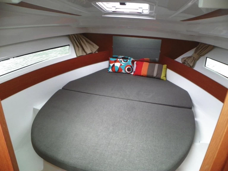 Verhuur Motorboot Jeanneau met vaarbewijs