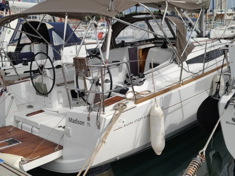 Jachthuur in Toulon - Jeanneau Sun Odyssey 349 via SamBoat