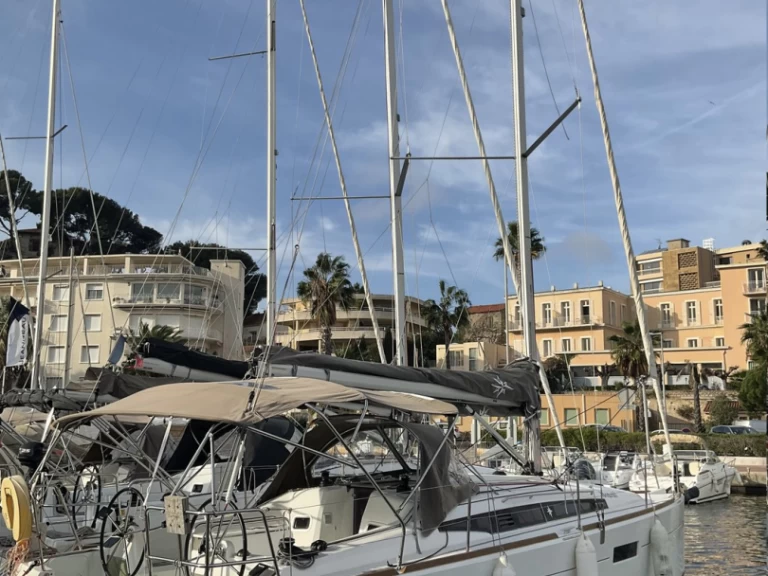 Huur Zeilboot met of zonder schipper Jeanneau in Toulon