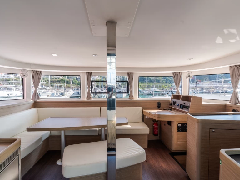 Bootverhuur Castellammare del Golfo goedkoop Lagoon 42